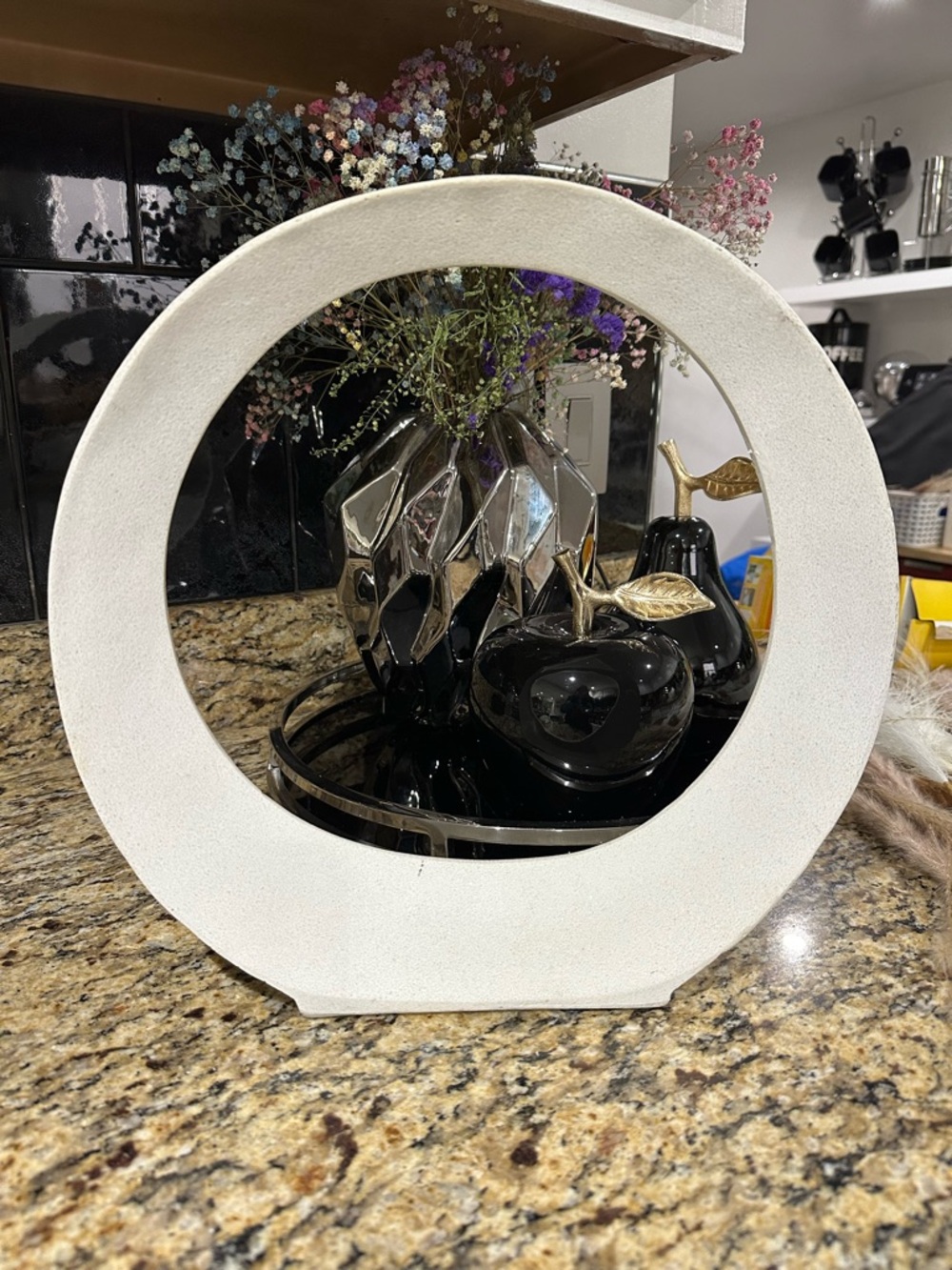 White Round Decorative sculpture